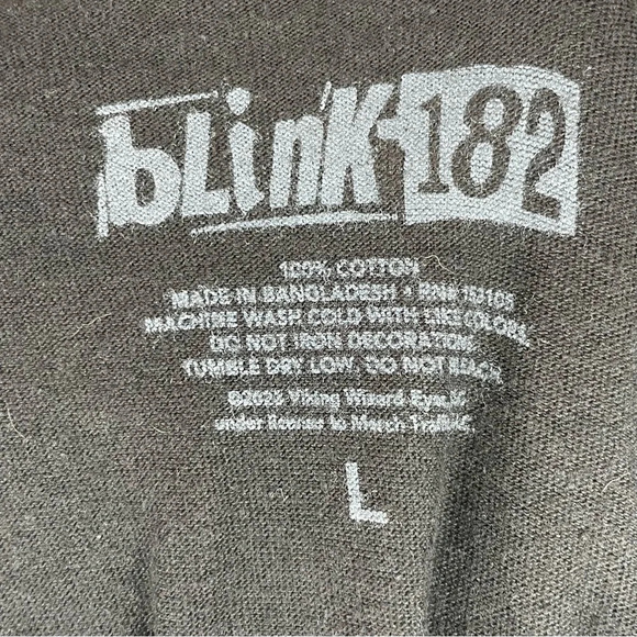 Blink 182 Short Sleeve Black Graphic T-Shirt Men’s Size Large Rock Music Band - Picture 5 of 6